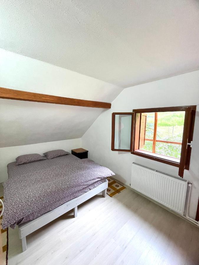 Gyimesi Kulcsoshaz / Casa De Vacanta Ghimes Сasa de vacaciones